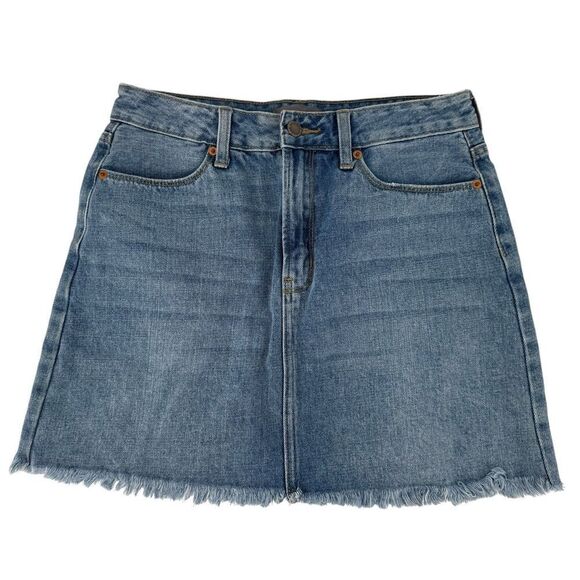 Denim Mini Skirt Size M Medium Wash Blue Jean Frayed Hem Just USA Brand Classic - Picture 1 of 8